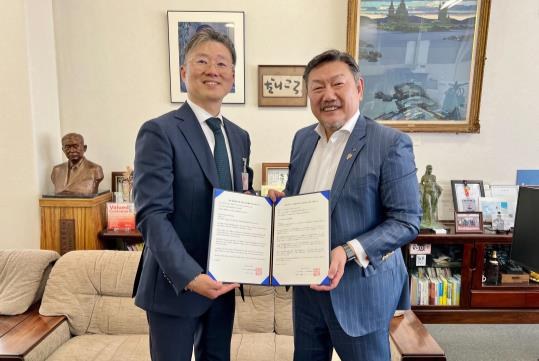 마쓰모토 슈사쿠 다이코로 대표와 김용우 미디어피앤피 대표